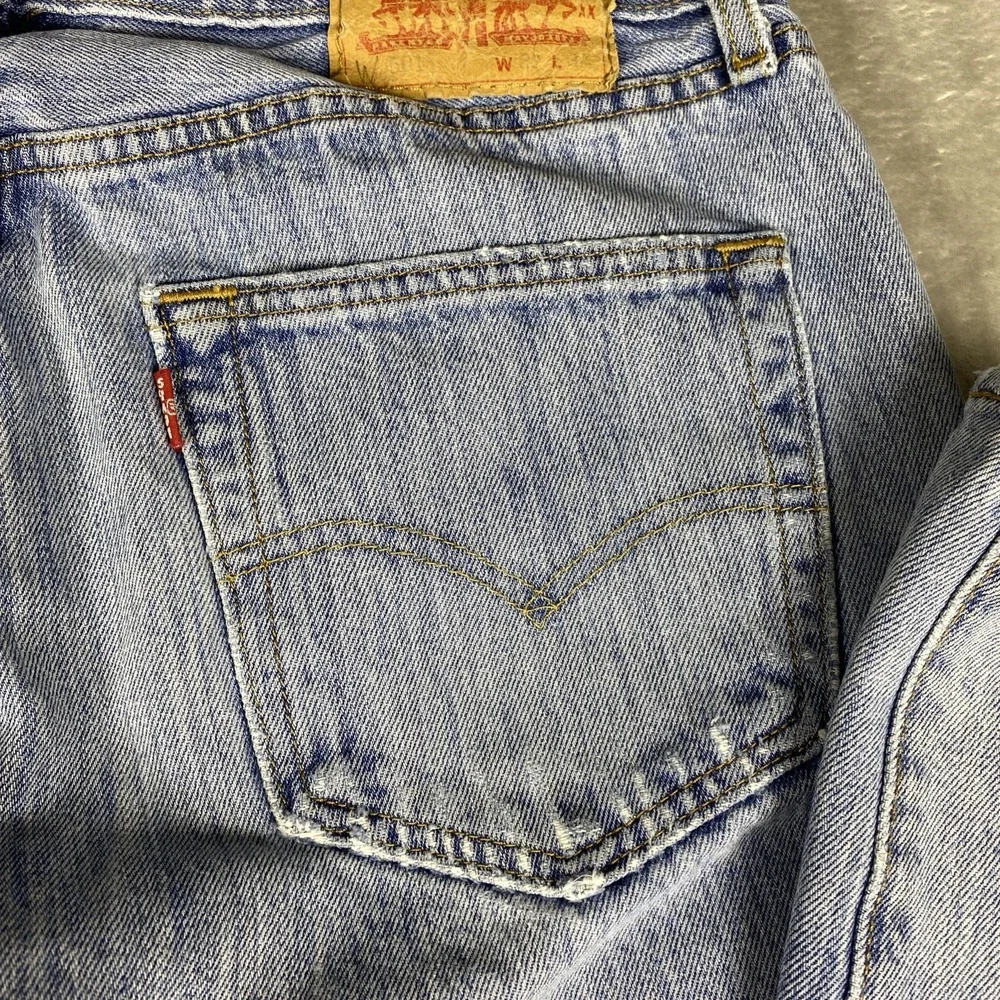 Levis 501 Men's Jeans W 32x L 34 Light Wash Factory Distressed Button Fly